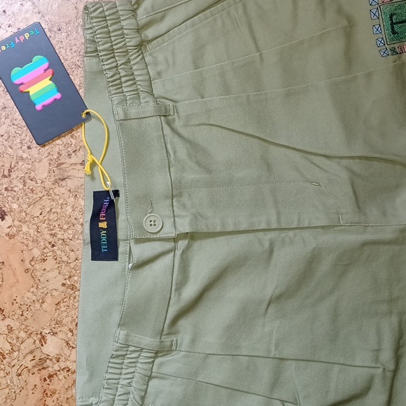 Teddy Fresh Relaxed Fit Embroidered Khaki Pants Size 32 NWT - Picture 2 of 11